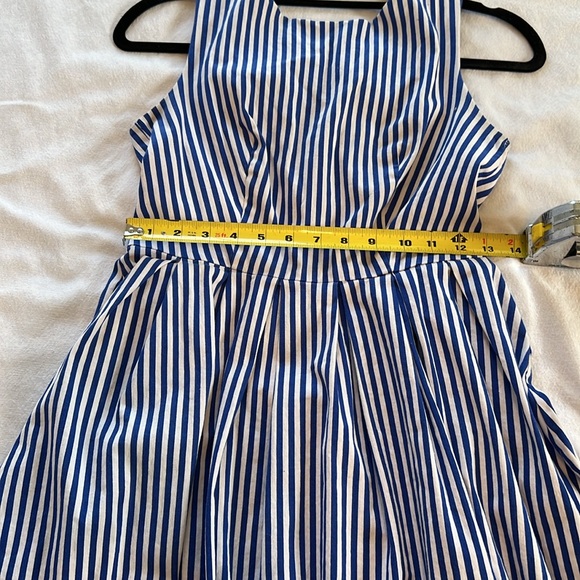 ⭐️ Blue pleated pinstripe tea length retro fit & flair sleeveless v zip back M - Picture 8 of 16